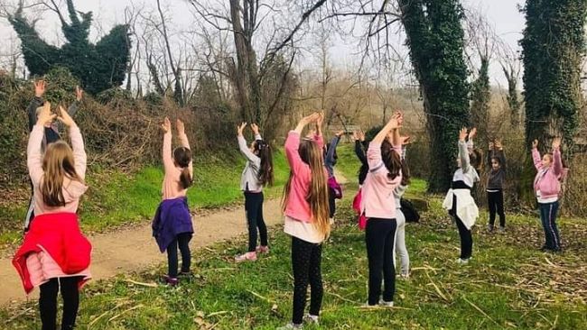 Ecoginnastica e danza creativa lungo il fiume Pesa