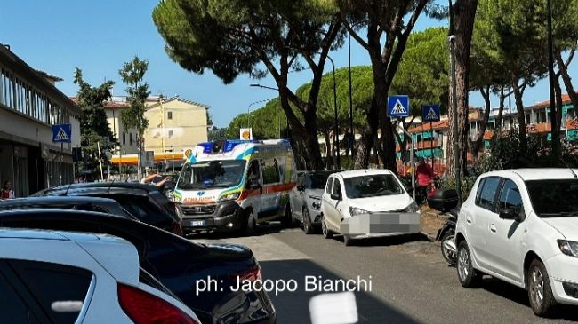 Incidente oggi in viale Europa, ferita una donna