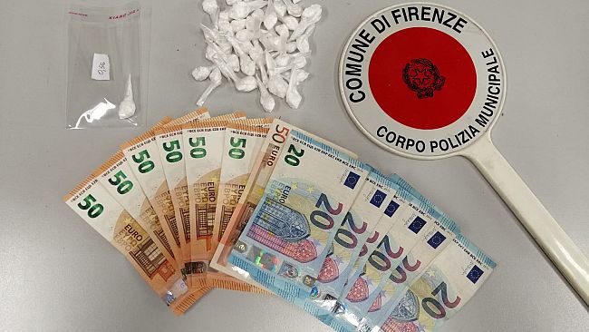 Sospettato di spaccio colto sul fatto e arrestato