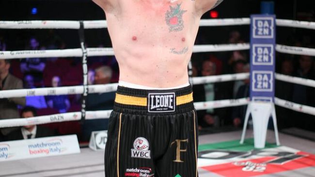 Fabio Turchi s'impone per KO al 1° round su Enbom, vittorie anche per Riguccini e Fiordigiglio