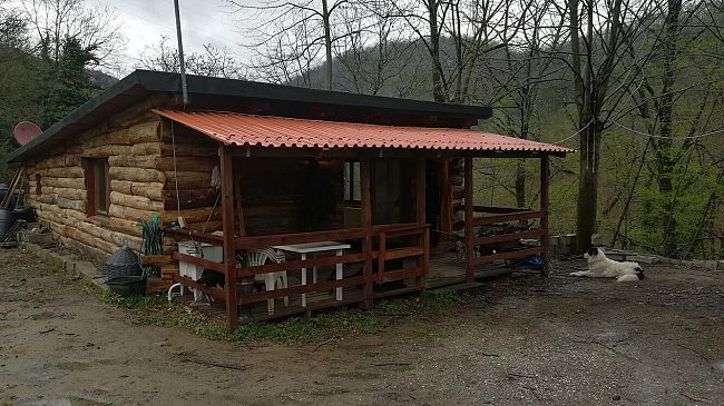 Baita abusiva nel Mugello: con lavastoviglie, boiler e televisore via satellite