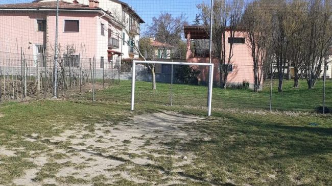 Galluzzo, recintato il campetto di calcio in via Migliorini