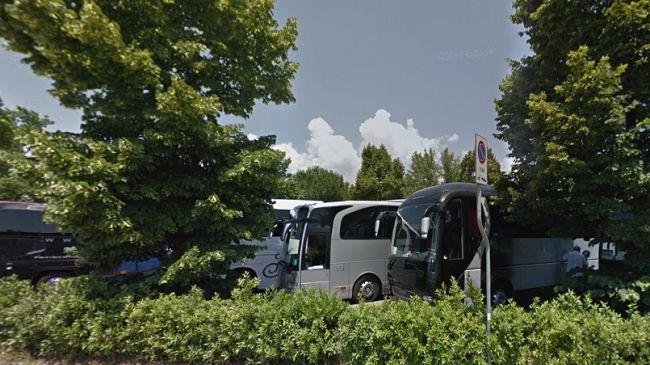 ​Questua molesta al Check Point turistico di Firenze Sud