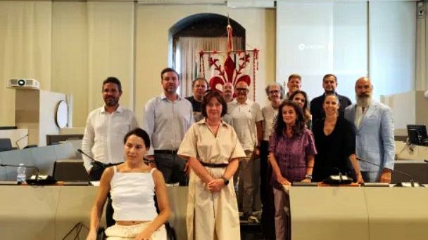 Una targa in San Frediano per celebrare la Rondinella 
