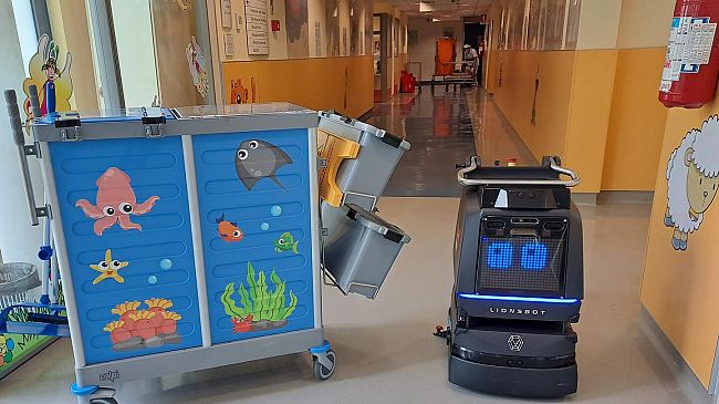 Pistoia, il robot Priscilla star della Pediatria