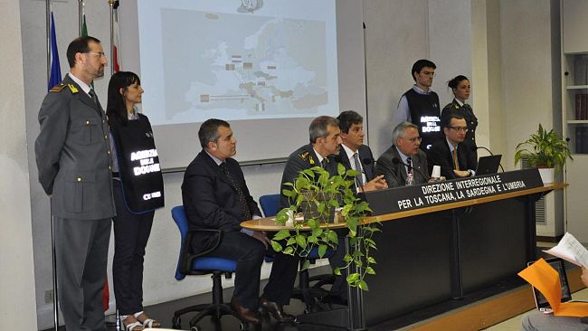 Sgominata a Firenze la banda dello pneumatico