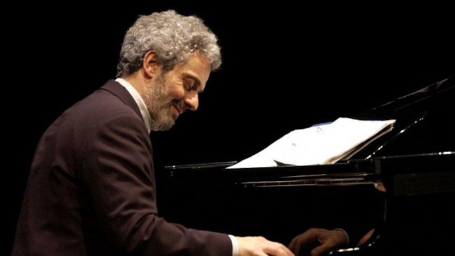 Nicola Piovani ed Erica Mou in Val D'Orcia