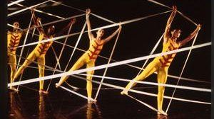 Pergola: Nikolais Dance Theatre, venerdì 1 e sabato 2 dicembre 2006, ore 20.45