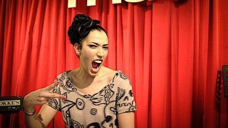 Nina Zilli alla Fnac dei Gigli