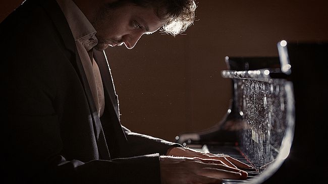 Sabato 27 aprile 2019 Mirabassi e Zanisi in concerto a Marcialla