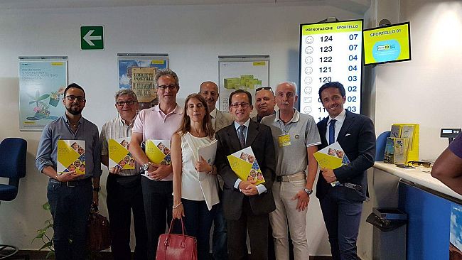 Poste People, il mondo a portata di mano per i nuovi italiani