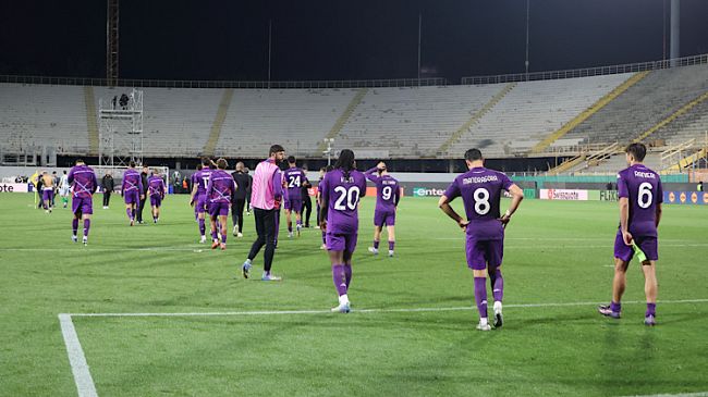 Viola fuori dalla Conference League, non bastano Gosens e De Gea