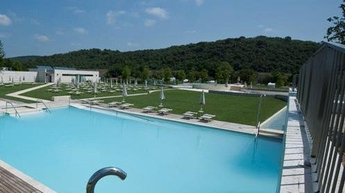 Terme Antica Querciolaia aprono un nuovo parco piscine per la bagnoterapia