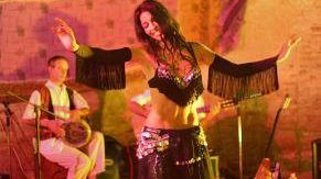 Ballerine del ventre per i diritti delle donne afghane