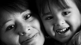 Essere madri a Firenze: mostra di foto e un libro su storie di donne immigrate