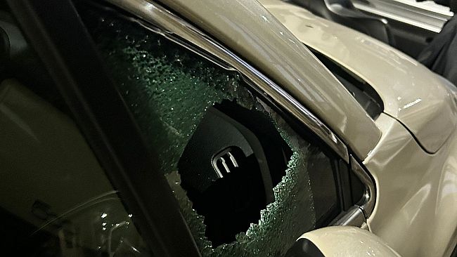 Ragazza aggredita e picchiata per strada, naso rotto