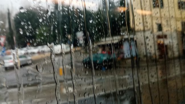 Maltempo a Firenze, infiltrazioni d'acqua in locali universitari