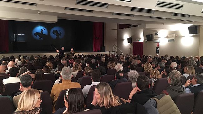 Certaldo: pienone al Teatro Boccaccio per Benvenuti e Caselli