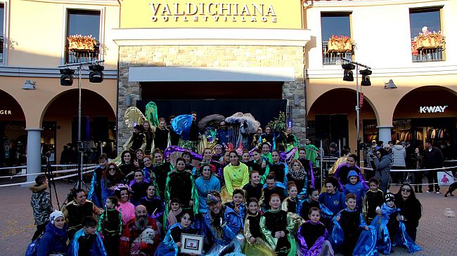 Domenica ancora maschere e coriandoli