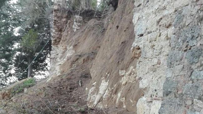 San Gimignano: crollano mura medievali nella storica località toscana  
