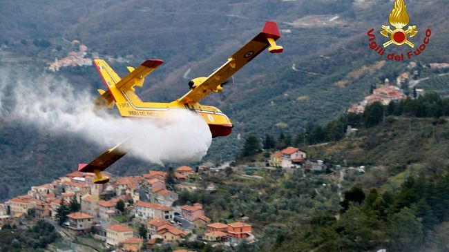 Rogo Versilia, ancora non è sotto controllo: esplosi serbatoi Gpl