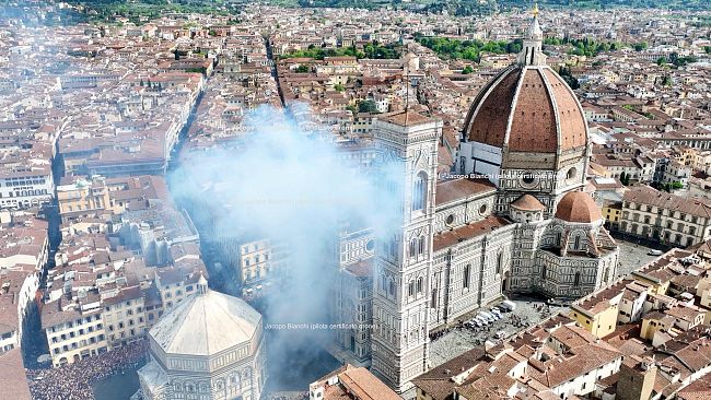 firenze-e-andato-bene-il-volo-della-colombina