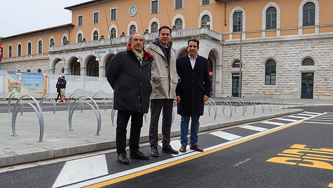 Piazza Stazione a Pisa, l’area ovest riaperta oggi al traffico