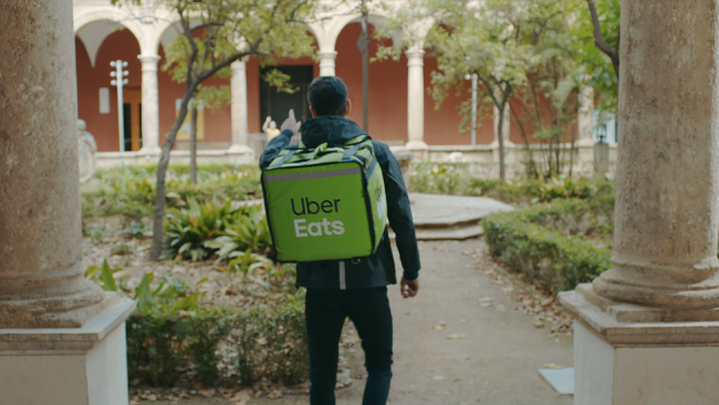 Uber Eats arriva a Firenze: nuova app di food delivery