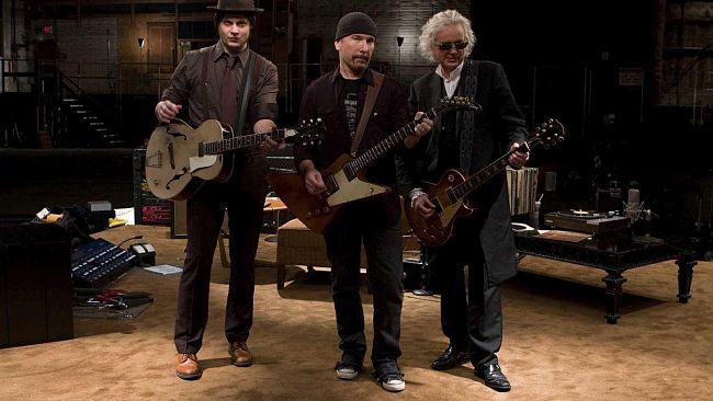 Il rock di The Edge, Jimmy Page e Jack White inaugura il 52° Festival dei Popoli