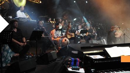 L’Orchestra La Notte della Taranta, diretta da Ludovico Einaudi