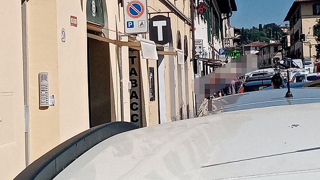 Galluzzo, tentato colpo in tabaccheria 