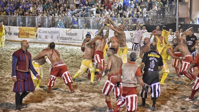 Palla Grossa a settembre a Prato