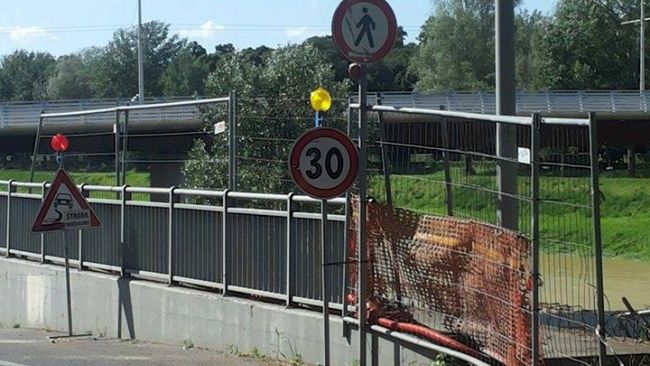 Vigili in borghese fermano pusher e cliente in piazza Paolo Uccello