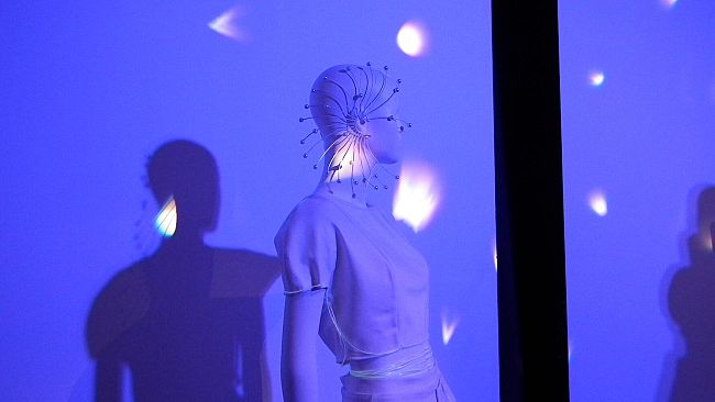 'Gravity': il design della moda celebra i 50 anni dello sbarco sulla luna