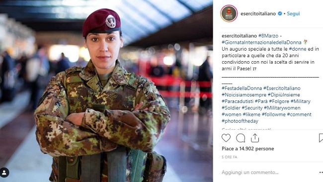 Festa della donna: Esercito Italiano a Santa Maria Novella, la soldatessa su Instagram 