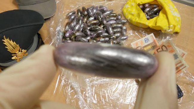 Hashish nel palloncino: auguri stupefacenti a Firenze