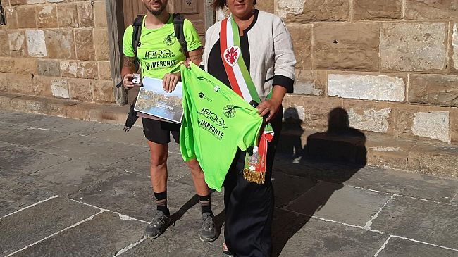 A piedi da Bologna a Firenze per ricordare le vittime del Coronavirus