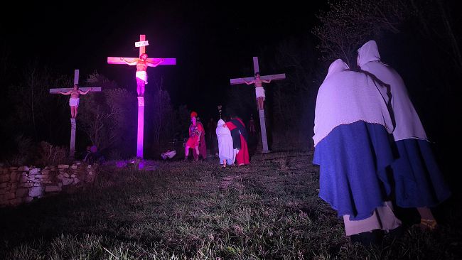 Grassina, in migliaia alla Rievocazione del Venerdì Santo: le foto
