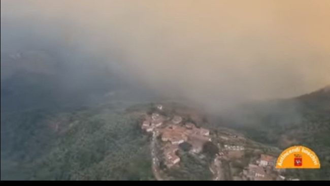 Incendio in Versilia non ancora domato, 20 roghi oggi in Toscana