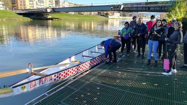 Nuova Dragon Boat per la Canottieri Comunali Firenze: è il dono di zia Pepita