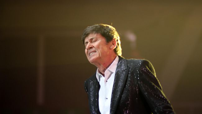 Gianni Morandi incontra e filma daini e cervi nel bosco