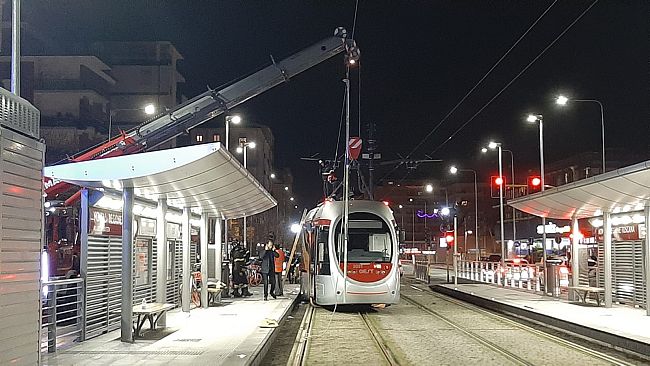 Tramvia, incidente a Novoli: ragazza in ospedale in gravi condizioni