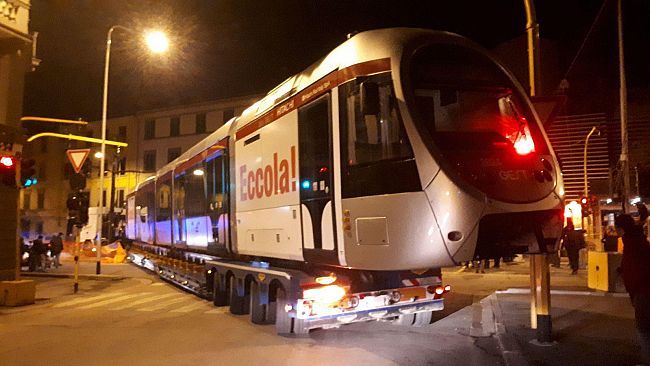 Tramvia, prove anticipate: arriva il primo convoglio sulla Linea 2