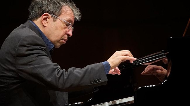 Maggio Musicale: non sta bene neanche Murray Perahia