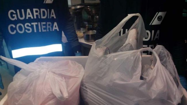 Pesce scaduto: vasta operazione in Toscana sulla filiera ittica