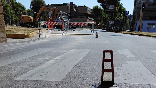 Scavi archeologici per la tramvia: si cercano antiche mura e vecchie ghiacciaie