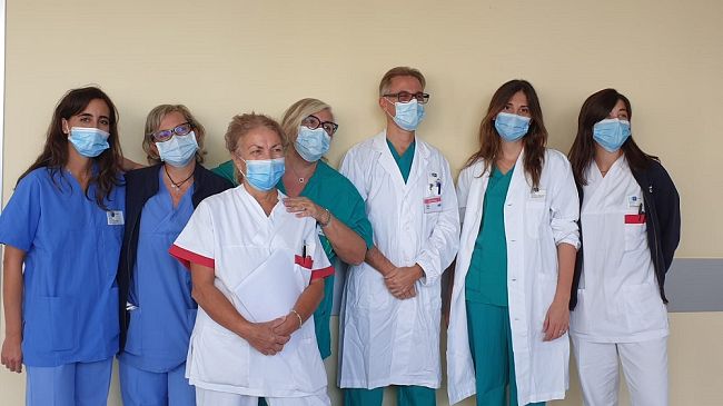 Firenze, bimba nasce dentro l’addome: