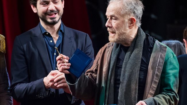 Pergola, Chiave d'oro a Gabriele Lavia