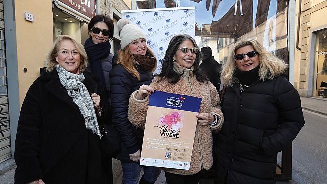 Via Gioberti, lo shopping che fa riflettere 