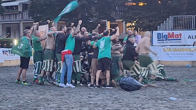 palla-grossa-festeggiano-di-nuovo-i-verdi